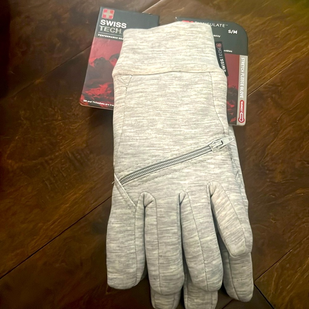 Swiss Tech Fleece Glove - NWT
